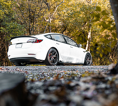 Фото дисков Vossen HF-5 на Tesla Model 3