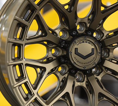 Vossen HFX-1 (8-Lug)
