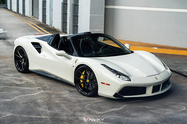 Фото дисков Anrky AN12 Черный глянец на Ferrari 488