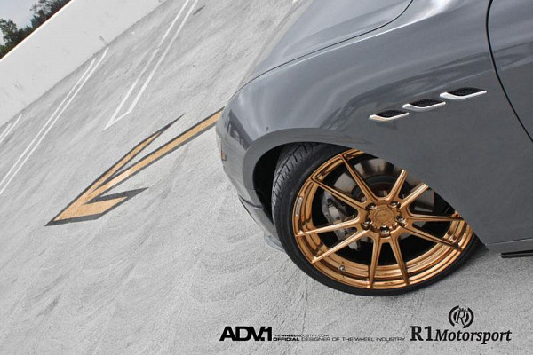 Фото дисков ADV.1 ADV5.2 M.V2 SL Глянцевое золото на Maserati Ghibli