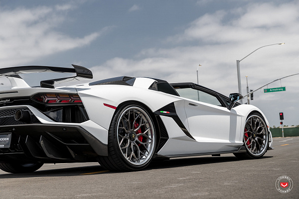 Фото дисков Vossen S17-01 (3-Piece) Глянцевый темный лак на Lamborghini Aventador