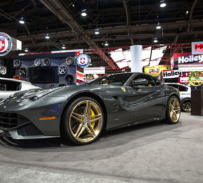 Фото дисков HRE P107 на Ferrari F12