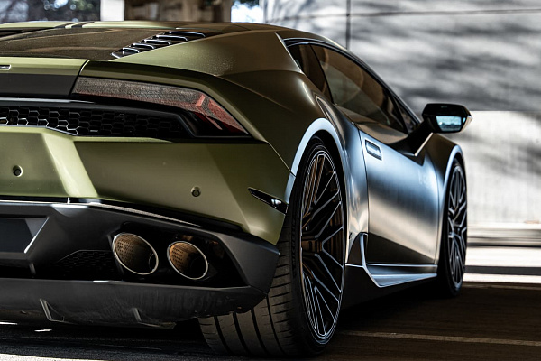 Фото дисков Brixton Forged VL4 Сатиновая бронза на Lamborghini Huracan