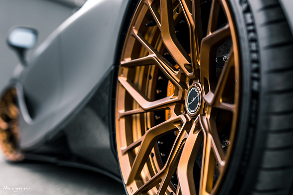 Фото дисков Brixton Forged PF10 Сатиновая медь на McLaren 720S
