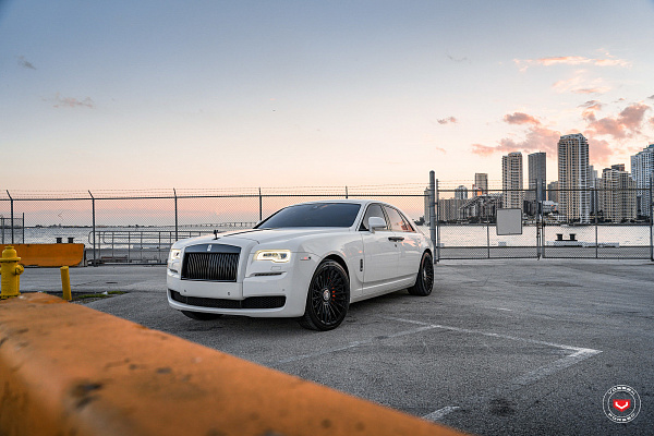 Фото дисков Vossen S17-15T Черный глянец на Rolls-Royce Ghost I