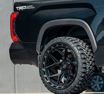 Фото дисков 4PLAY 4P55 на Toyota Tundra III