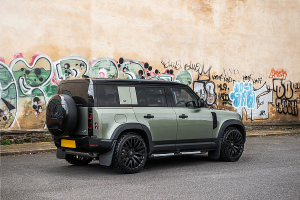 Фото дисков Kahn Kahn RS Черный сатин на Land Rover Defender II