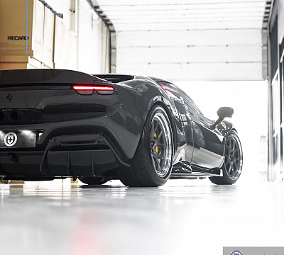 Фото дисков HRE 521 на Ferrari 296