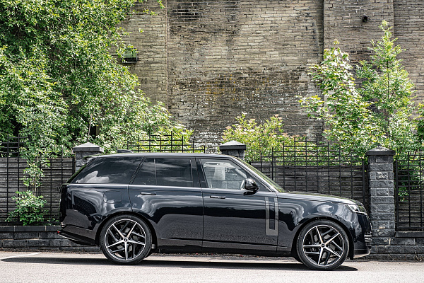 Фото дисков Kahn Type 52 RS Черный сатин на Range Rover V