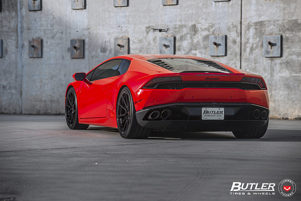 Фото дисков Vossen M-X2 Черный глянец на Lamborghini Huracan