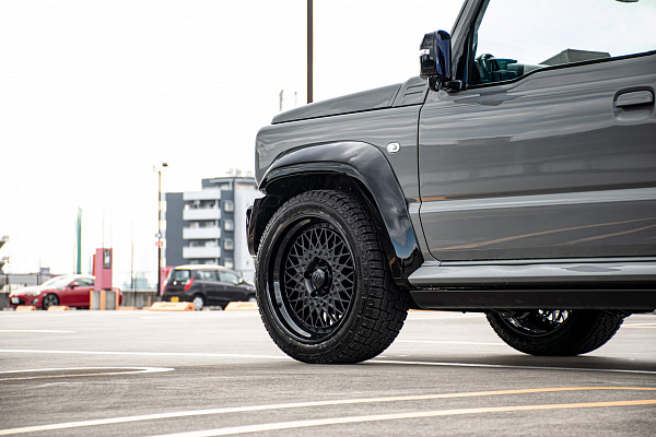 Фото дисков HRE 501 Черный сатин на Suzuki Jimny IV