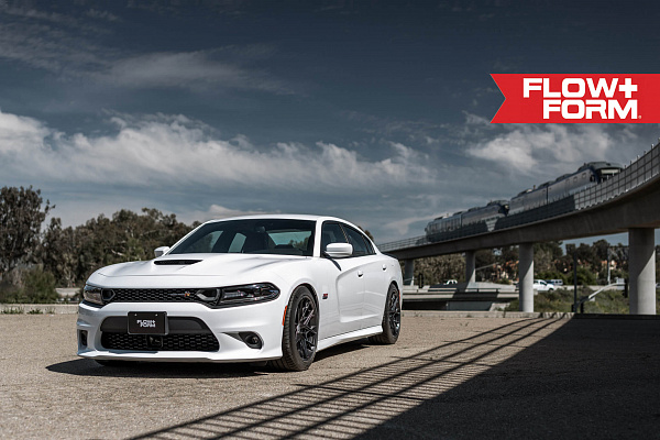 Фото дисков HRE FF10 Глянцевый темный лак на Dodge Charger VII