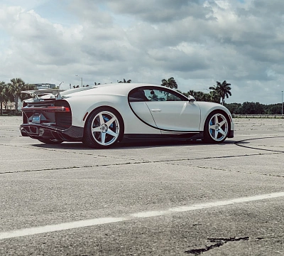 Фото дисков 1886 Wheels S005 на Bugatti Chiron