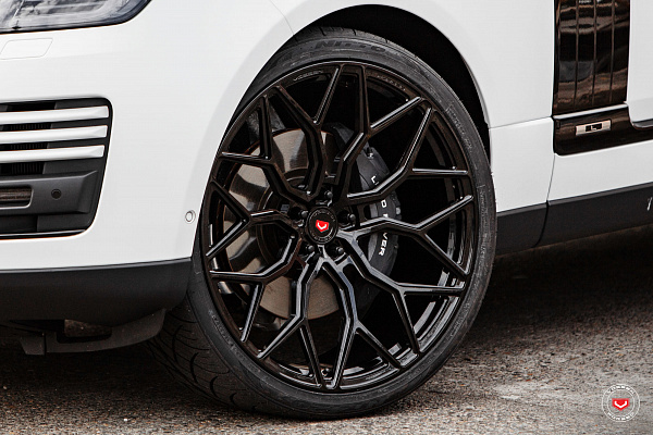 Фото дисков Vossen S17-01 Глянцевый тонированный лак на Range Rover IV