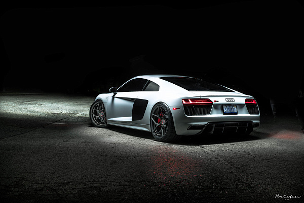 Фото дисков Brixton Forged PF5 Сатиновая темная бронза на Audi R8 (4S)