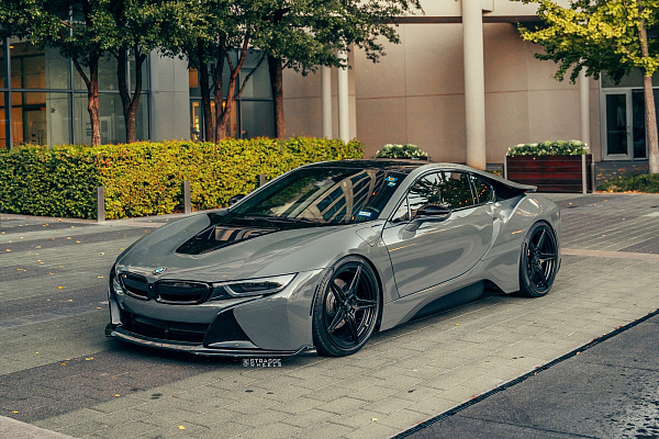 Фото дисков Strasse Wheels SV2 Deep Concave Duoblock Черный сатин на BMW i8