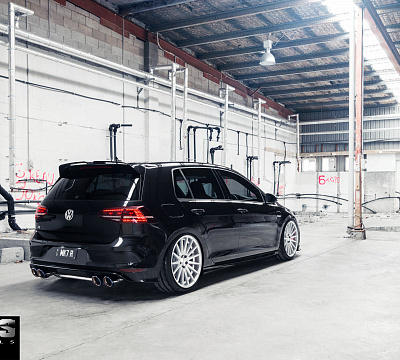 Фото дисков Vossen VFS-2 на Volkswagen Golf VII