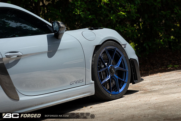 Фото дисков BC Forged ACL51 Синий сатин на Porsche Cayman II