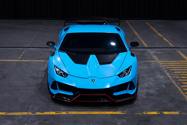 Фото дисков Brixton Forged TR04 Сатиновый темный лак на Lamborghini Huracan