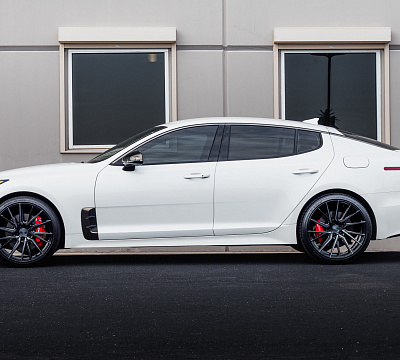 Фото дисков Vossen HF-4T на Kia Stinger