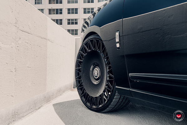 Фото дисков Vossen S17-18 Черный глянец на Rolls-Royce Cullinan