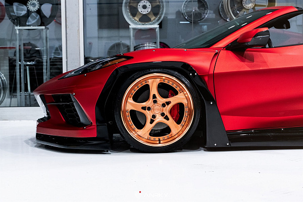 Фото дисков Anrky XR-305 Глянцевая медь на Chevrolet Corvette C8