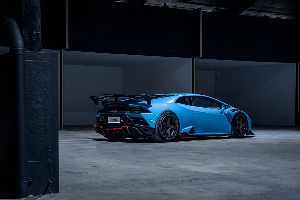 Фото дисков Brixton Forged TR04 Сатиновый темный лак на Lamborghini Huracan
