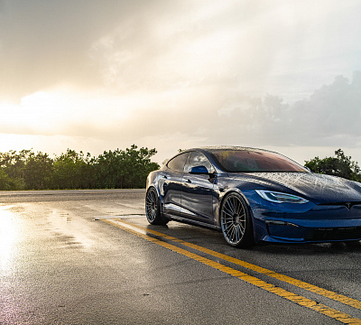 Фото дисков Vossen S17-04 на Tesla Model S