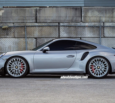 Фото дисков HRE P200 на Porsche 911 VII