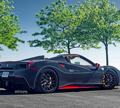 Фото дисков Strasse Wheels SM7T Deep Concave на Ferrari 488
