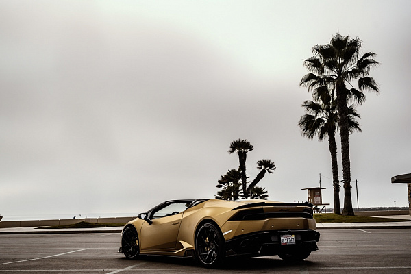 Фото дисков Savini SV67 Черный глянец на Lamborghini Huracan