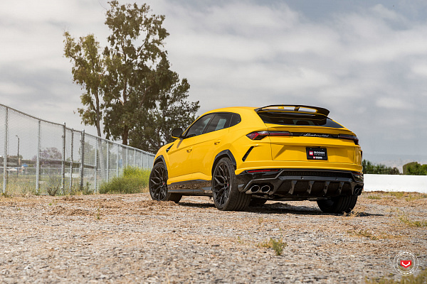 Фото дисков Vossen S17-01 Черный сатин на Lamborghini Urus