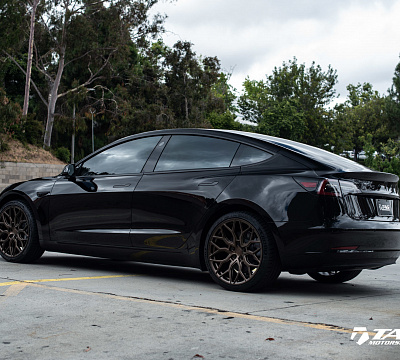 Фото дисков Vossen HF-2 на Tesla Model 3