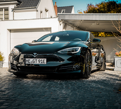 Фото дисков Vossen VFS-2 на Tesla Model S