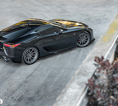 Фото дисков Brixton Forged R11-R на Lexus LFA