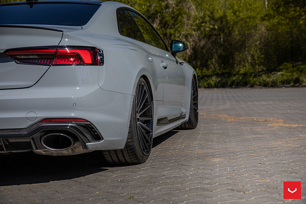 Фото дисков Vossen VFS-2 Глянцевый темный лак на Audi A/S/RS 5 (F5)