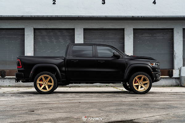 Фото дисков Anrky AN36-S Сатиновое золото на Ram 1500 V