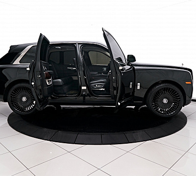 Фото дисков Giovanna Tulum на Rolls-Royce Cullinan
