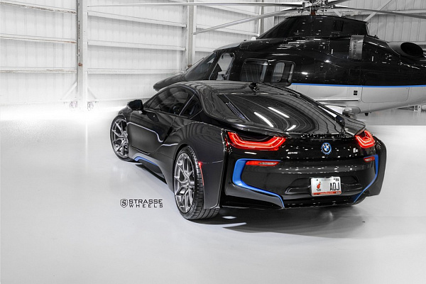 Фото дисков Strasse Wheels SM5R Deep Concave Monoblock Сатиновый темный лак на BMW i8