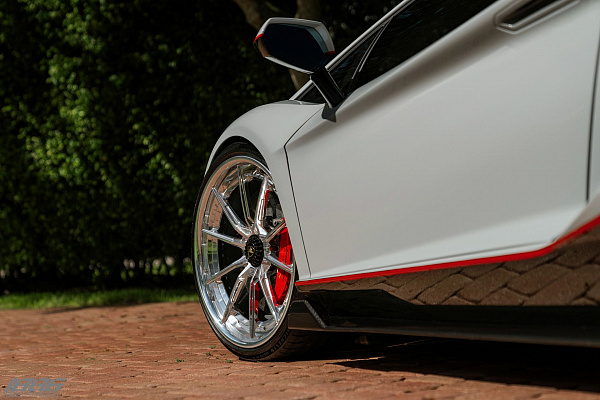 Фото дисков 1886 Wheels G010 Полированный лак на Lamborghini Aventador