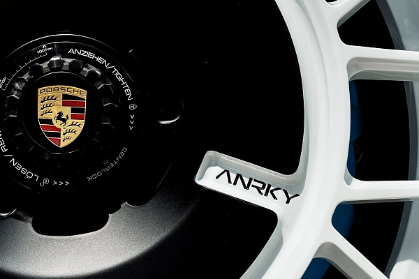 Фото дисков Anrky AN20 Aerosport Белый глянец на Porsche 911 VIII