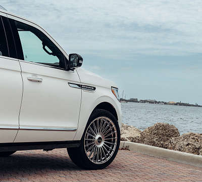 Фото дисков Vossen HF-8 на Lincoln Navigator IV
