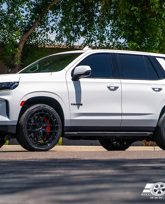 Фото дисков HFX-1 (6-Lug) Черный глянец на Chevrolet Tahoe V
