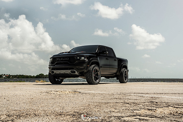 Фото дисков Anrky AN36-S Черный сатин на Ram 1500 V
