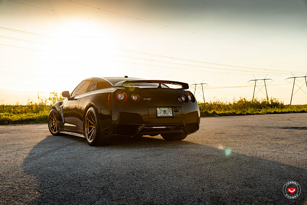 Фото дисков Vossen M-X2 Глянцевая бронза на Nissan GT-R