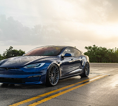 Фото дисков Vossen S17-04 на Tesla Model S