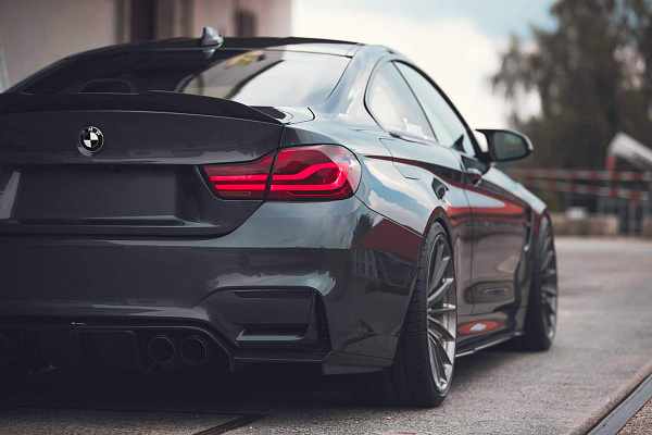 Фото дисков HRE P103 Глянцевый темный лак на BMW 4/M4 (F32/F82)