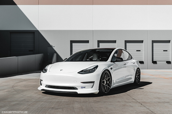 Фото дисков HRE FF01 Черный сатин на Tesla Model 3