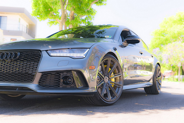 Фото дисков CEC C882 Глянцевый темный лак на Audi A/RS 7 (4G)
