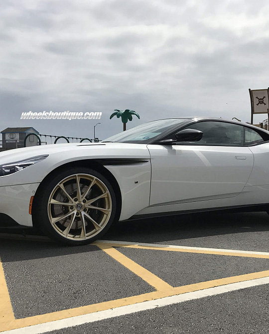 Фото дисков P204 Сатиновая шампань на Aston Martin DB11